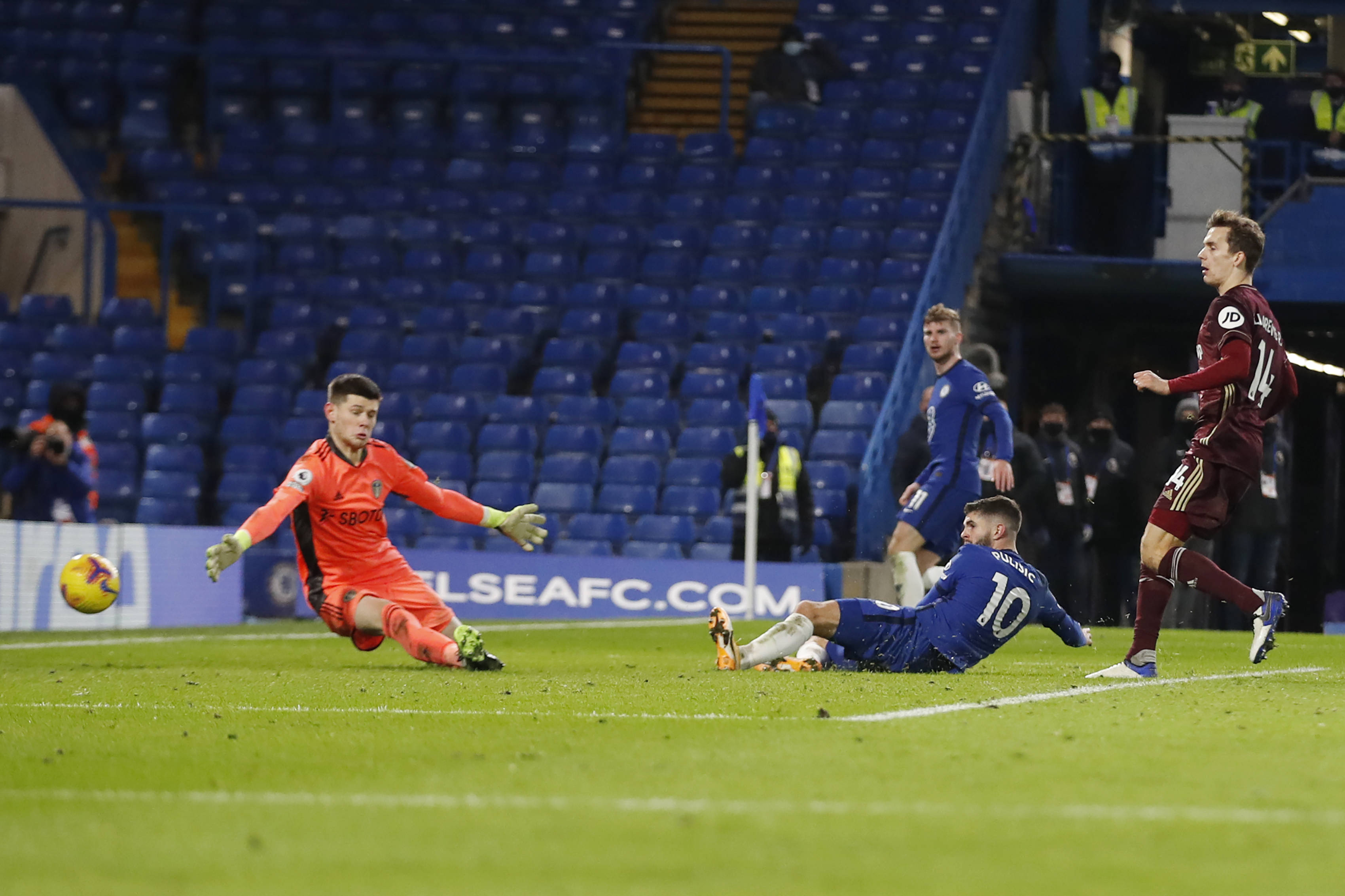 比赛中出场 比赛中出场